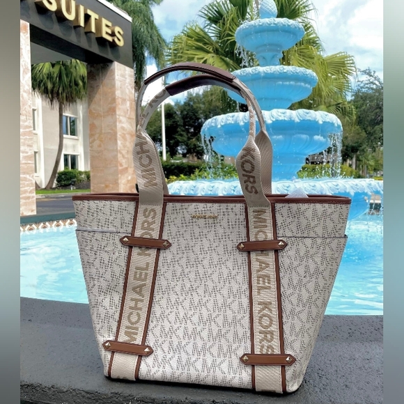 Michael Kors Handbags - $428 Michael Kors MAEVE LG OPEN TOTE Handbag Vanilla MK Purse Bag NWT